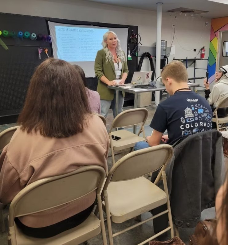Kirstine Reynolds teaching a class — Pet Groomers Low-Cost Education Utah